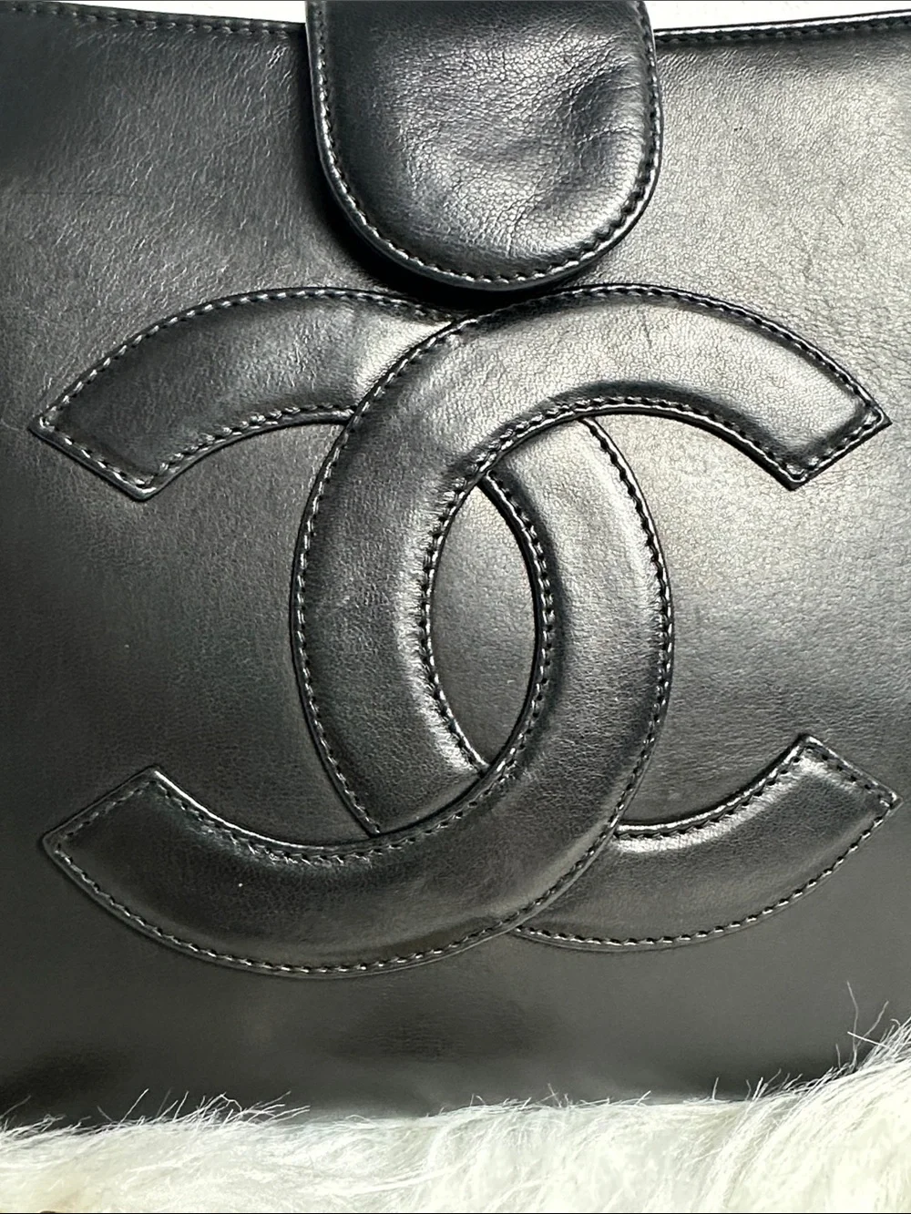 💯Authentic CHANEL Black Lambskin Shoulder Bag with Gold Chain Strap🍀